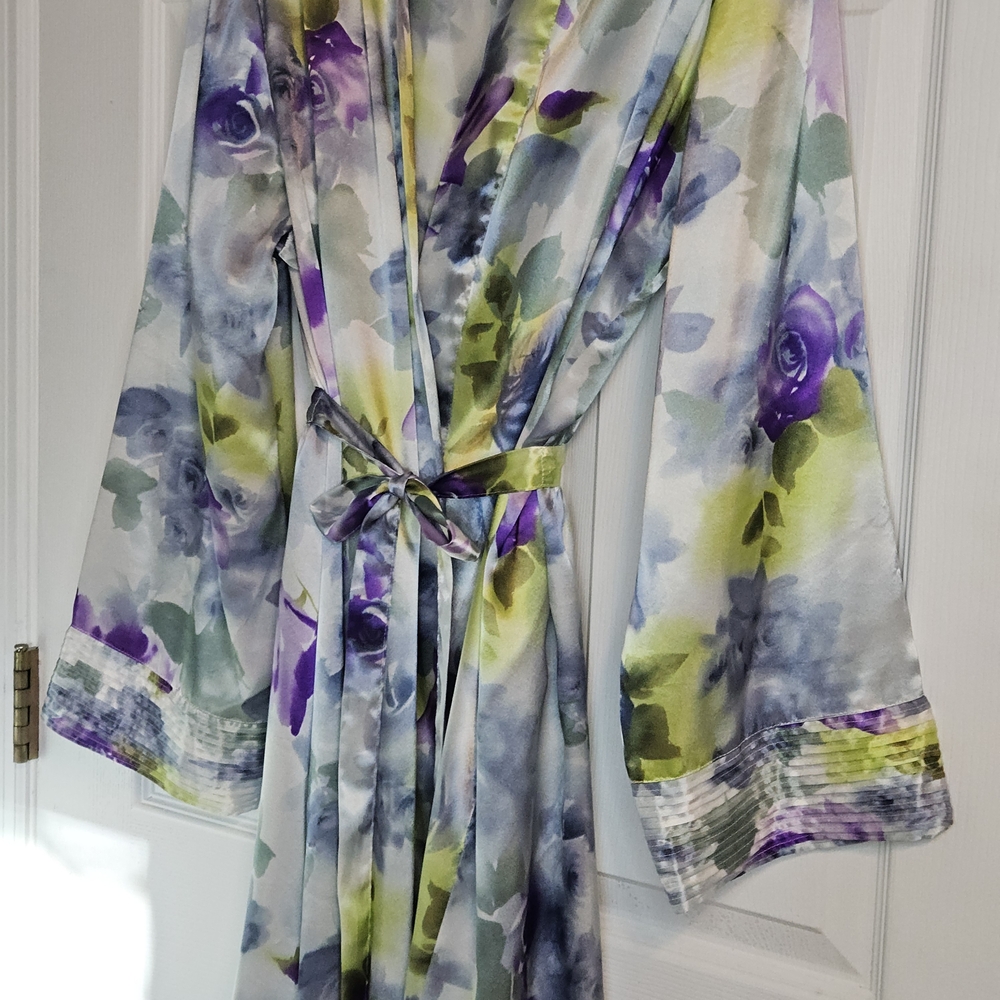 Morgan Taylor Intimates Floral Robe - Purple and Green - Picture 6 of 13